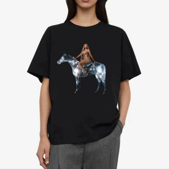 Beyoncé Renaissance Box set Pose 1 Size Medium - Picture 3 of 12